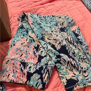 Lilly Pulitzer Blue and Pink Leggings Vibrant Floral Design